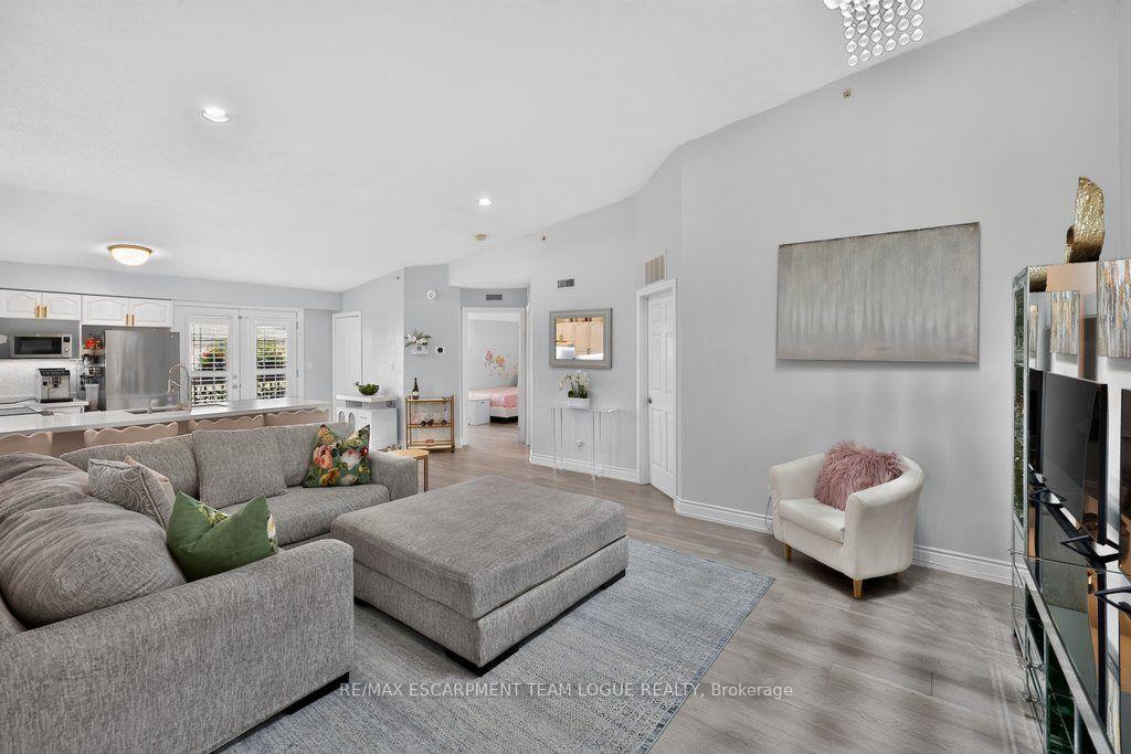 Photo 6 of Unit 412, 4003 Kilmer Drive, Burlington, Tansley — HOMEH
