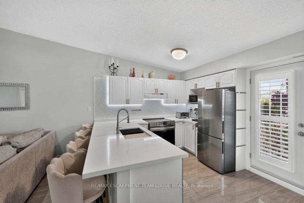 Photo 9 of Unit 412, 4003 Kilmer Drive, Burlington, Tansley — HOMEH