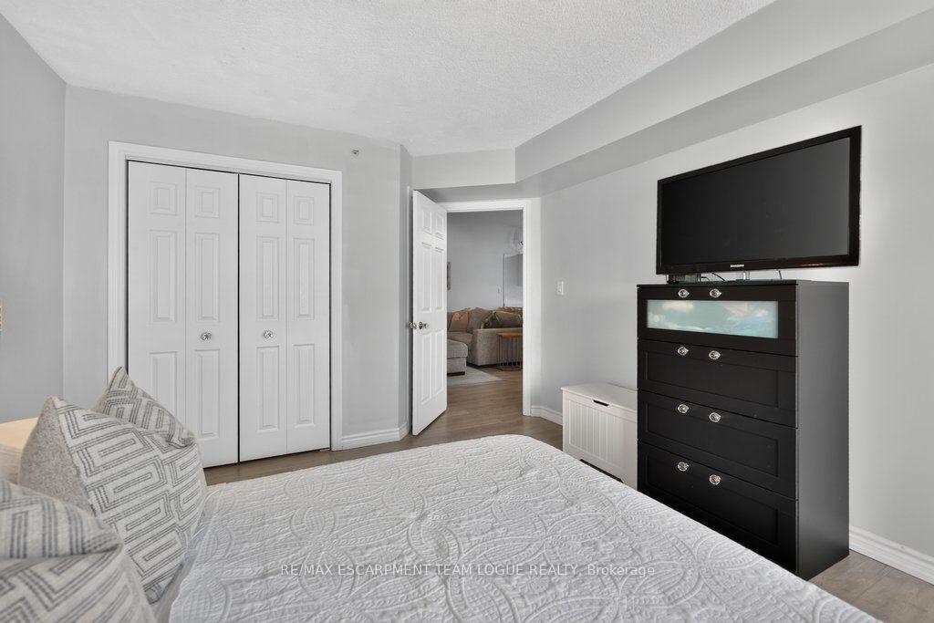 Photo 14 of Unit 412, 4003 Kilmer Drive, Burlington, Tansley — HOMEH