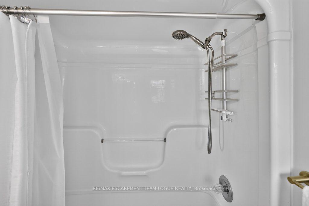 Photo 16 of Unit 412, 4003 Kilmer Drive, Burlington, Tansley — HOMEH
