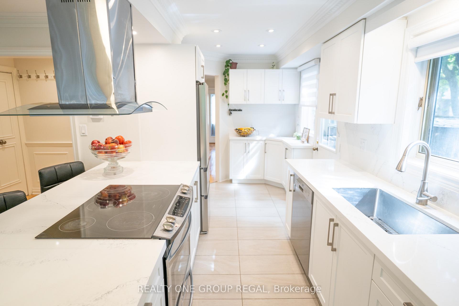 Photo 6 of 78 Baywood Court, Markham, Royal Orchard — HOMEH