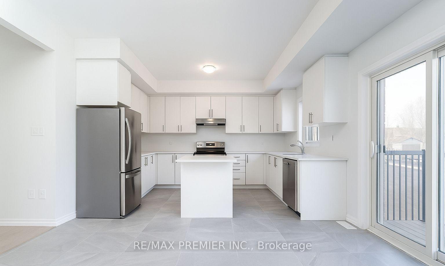 Photo 11 of Unit Main Floor, 1038 Hardy Way, Innisfil, Lefroy — HOMEH