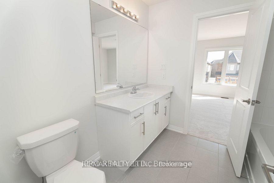 Photo 21 of Unit Main Floor, 1038 Hardy Way, Innisfil, Lefroy — HOMEH