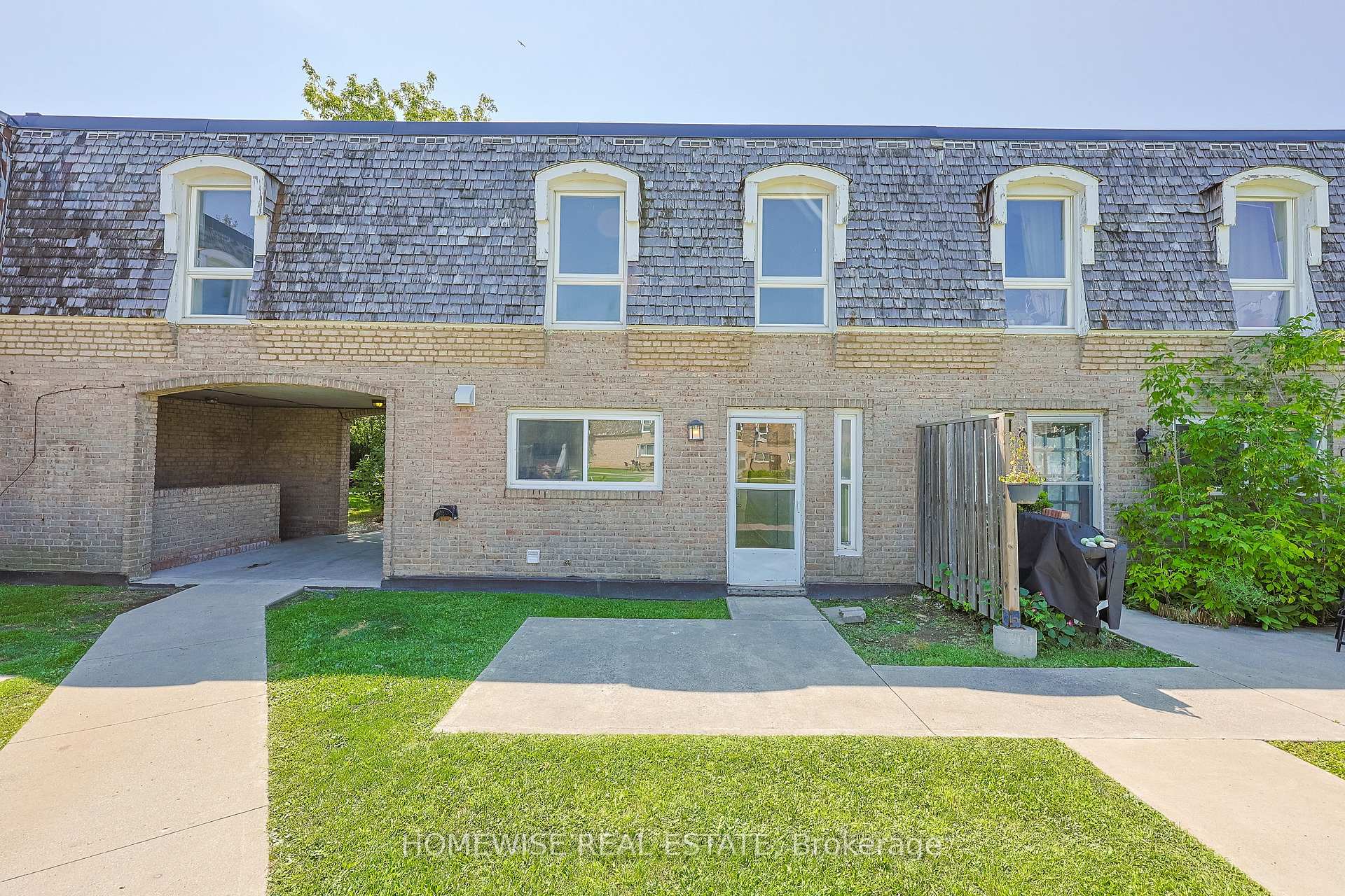Front of Unit 24, 1400 Winding Trail