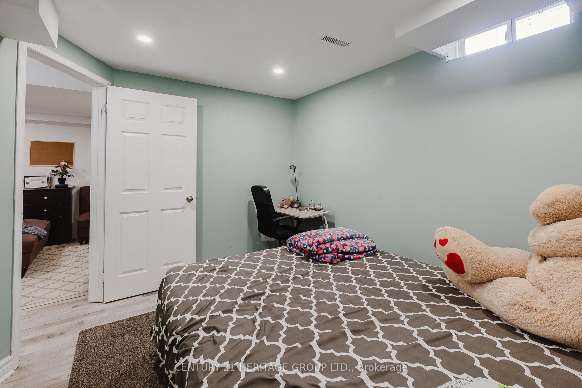 Photo 8 of 34 Haverhill Crescent, Whitby, Taunton North — HOMEH