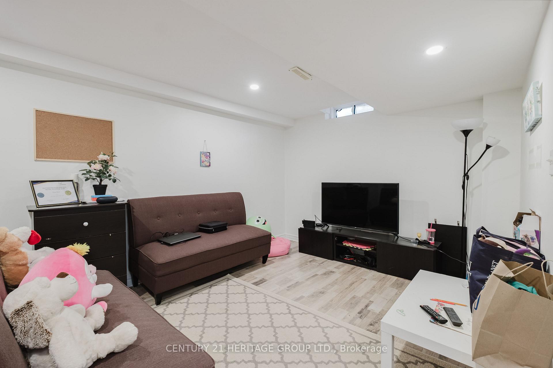 Photo 9 of 34 Haverhill Crescent, Whitby, Taunton North — HOMEH