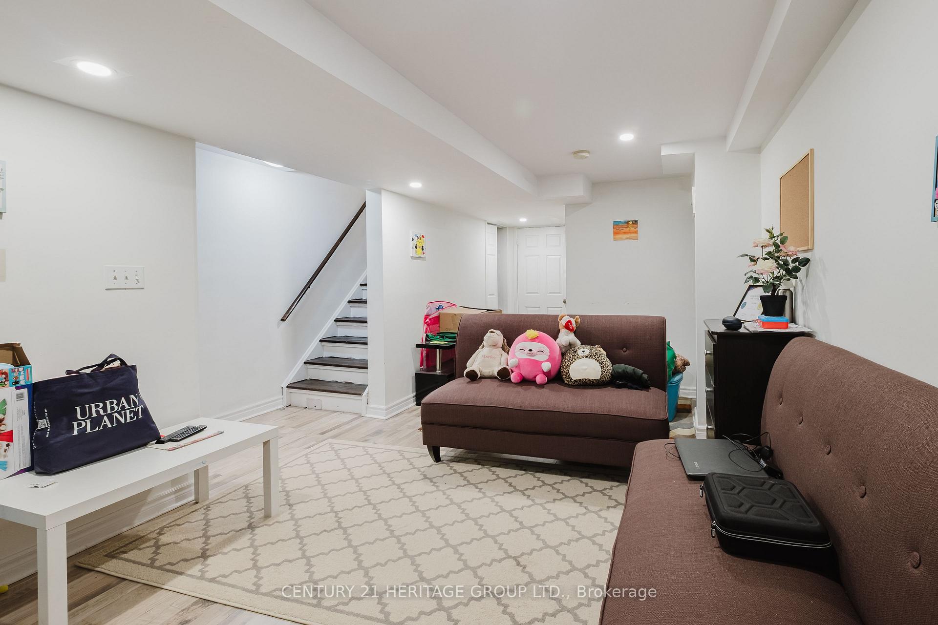 Photo 11 of 34 Haverhill Crescent, Whitby, Taunton North — HOMEH