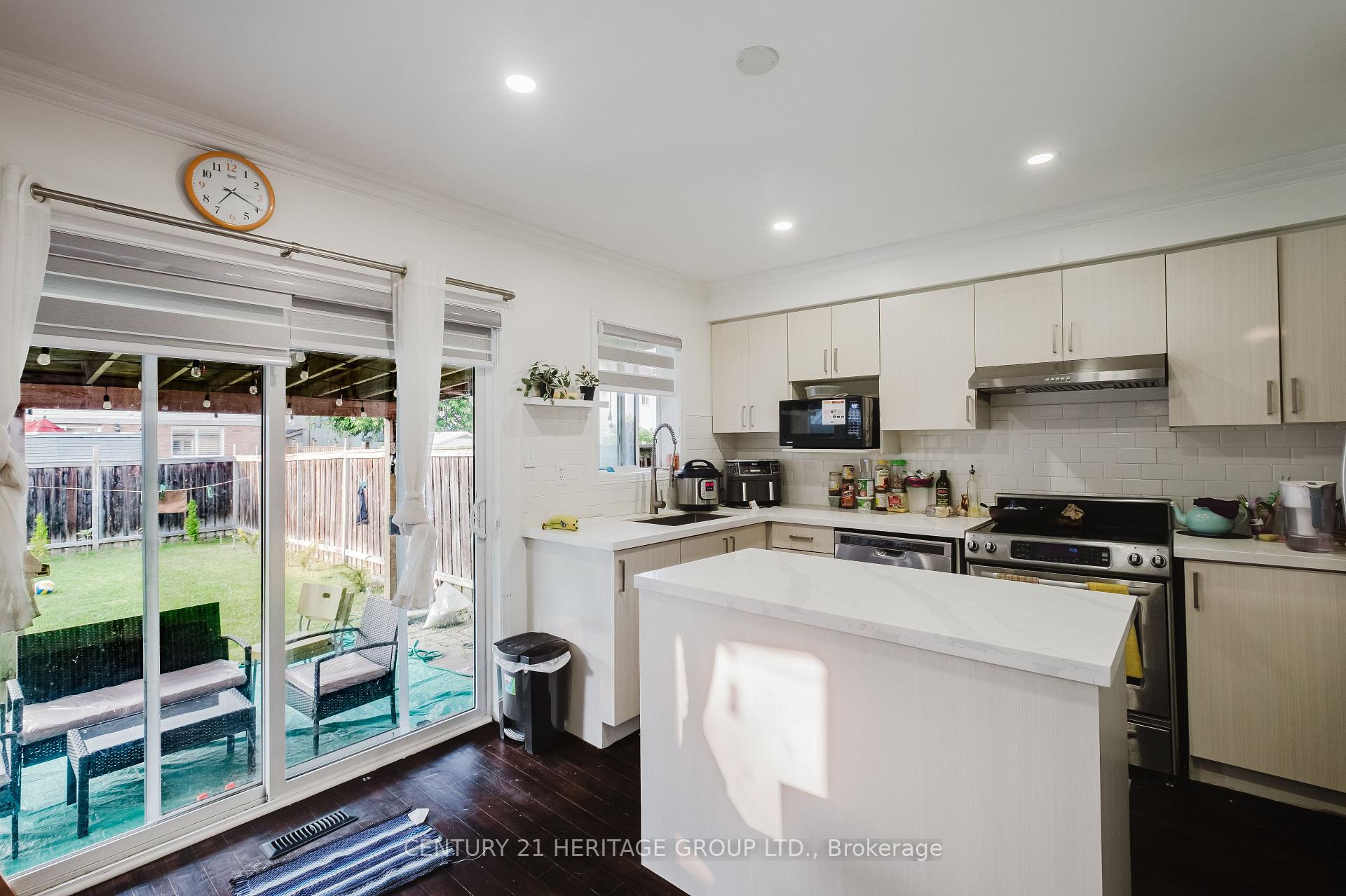 Photo 21 of 34 Haverhill Crescent, Whitby, Taunton North — HOMEH