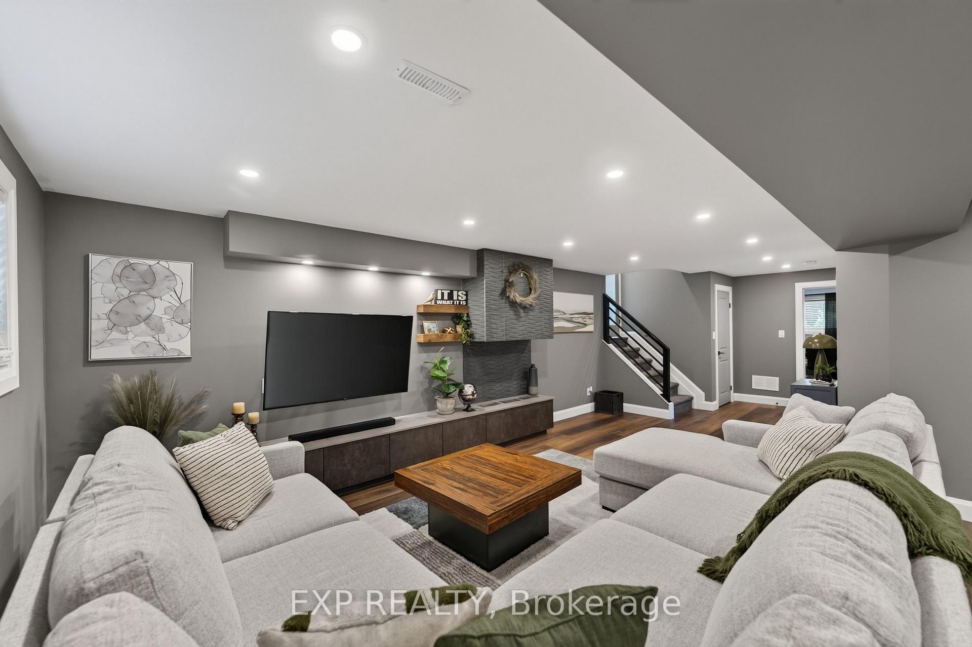 Photo 31 of 63 Harcove Street, St. Catharines, Vine/Linwell — HOMEH