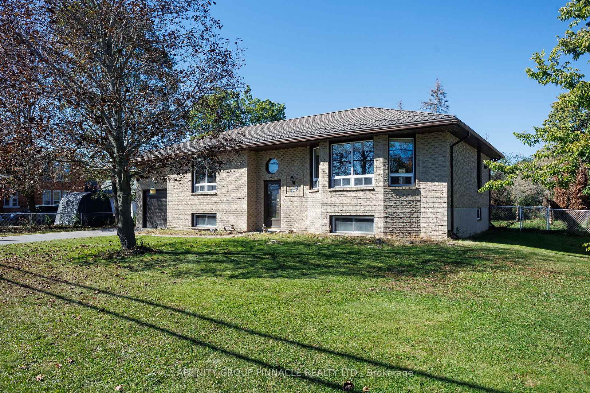 Photo 2 of 49 Queen Street, Kawartha Lakes, Bobcaygeon — HOMEH