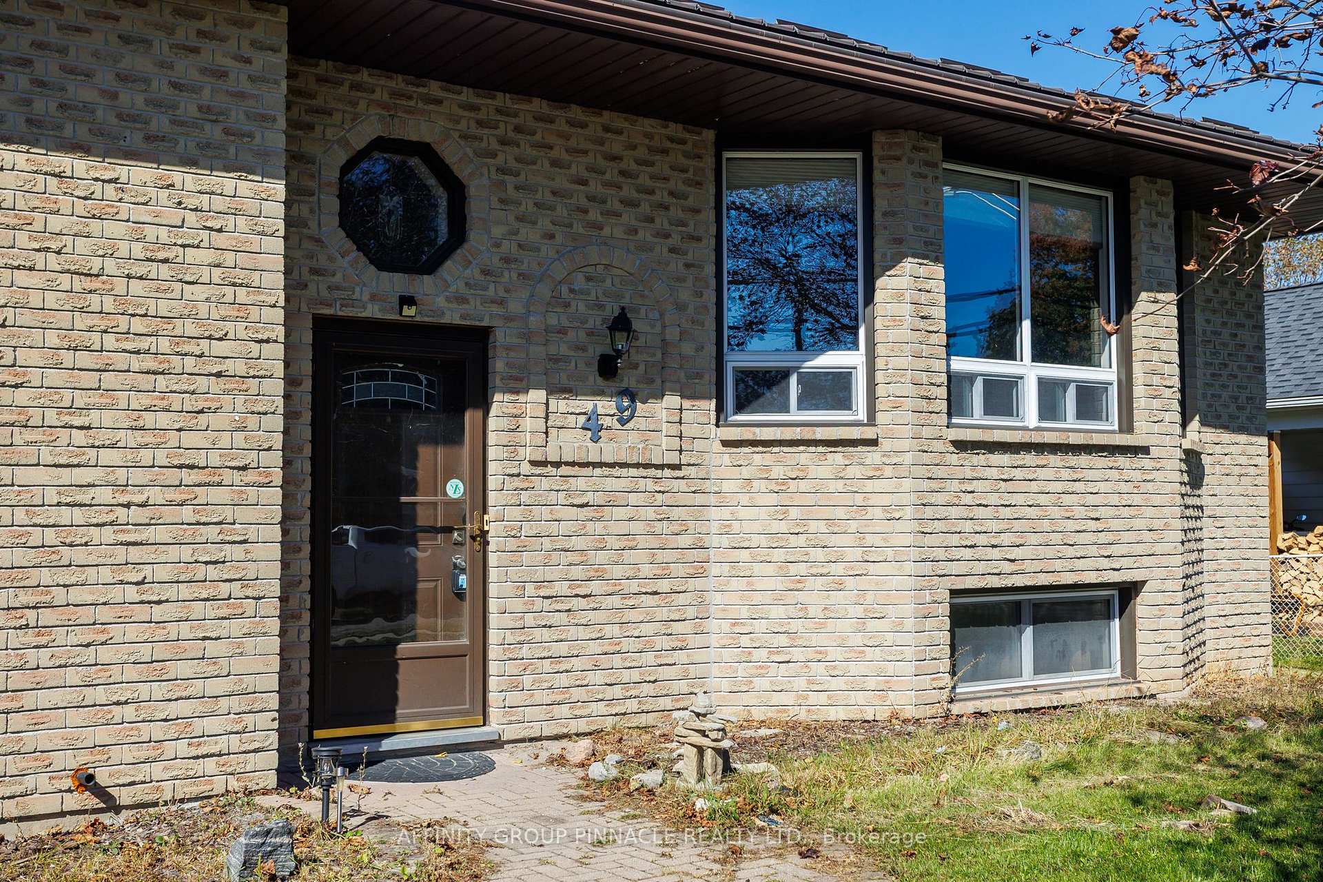 Photo 3 of 49 Queen Street, Kawartha Lakes, Bobcaygeon — HOMEH