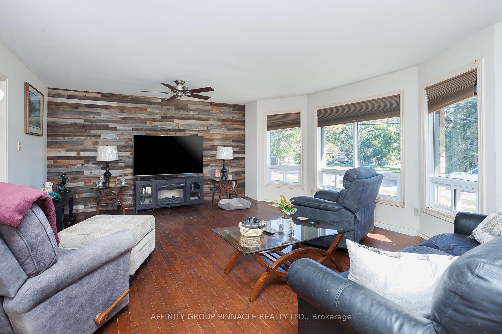 Photo 7 of 49 Queen Street, Kawartha Lakes, Bobcaygeon — HOMEH