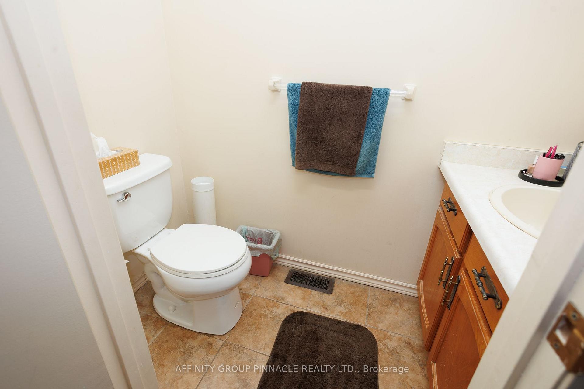 Photo 17 of 49 Queen Street, Kawartha Lakes, Bobcaygeon — HOMEH