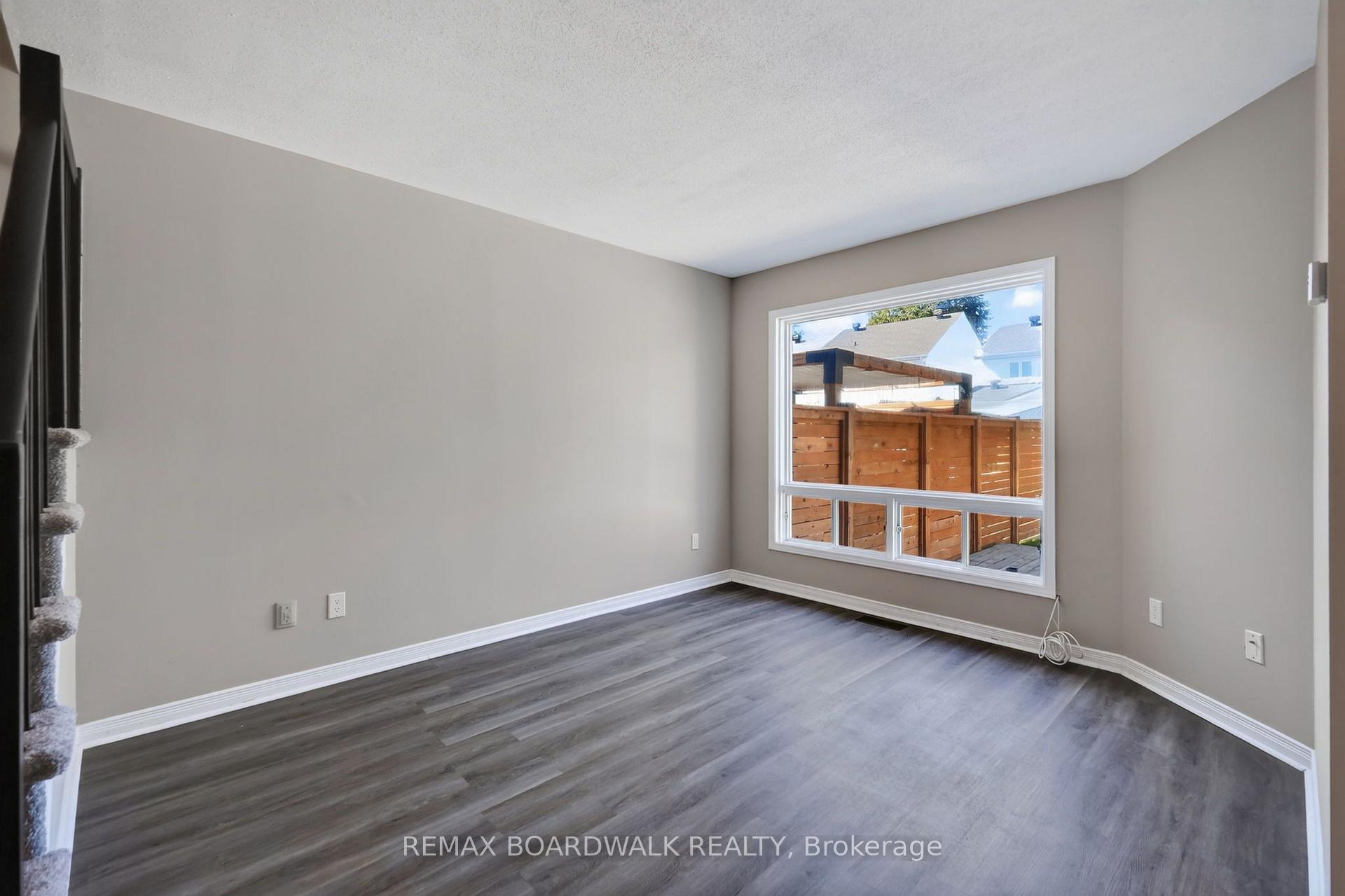 Photo 8 of 254 Stoneway Drive, Ottawa, Barrhaven East — HOMEH
