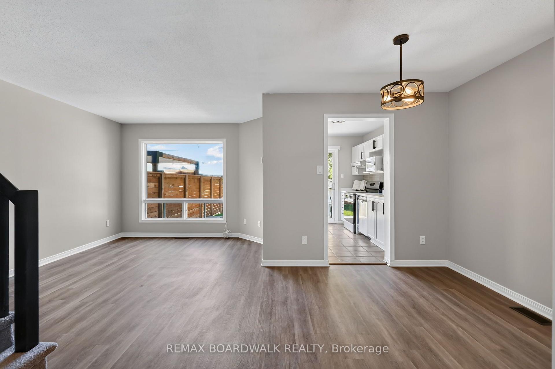 Photo 9 of 254 Stoneway Drive, Ottawa, Barrhaven East — HOMEH