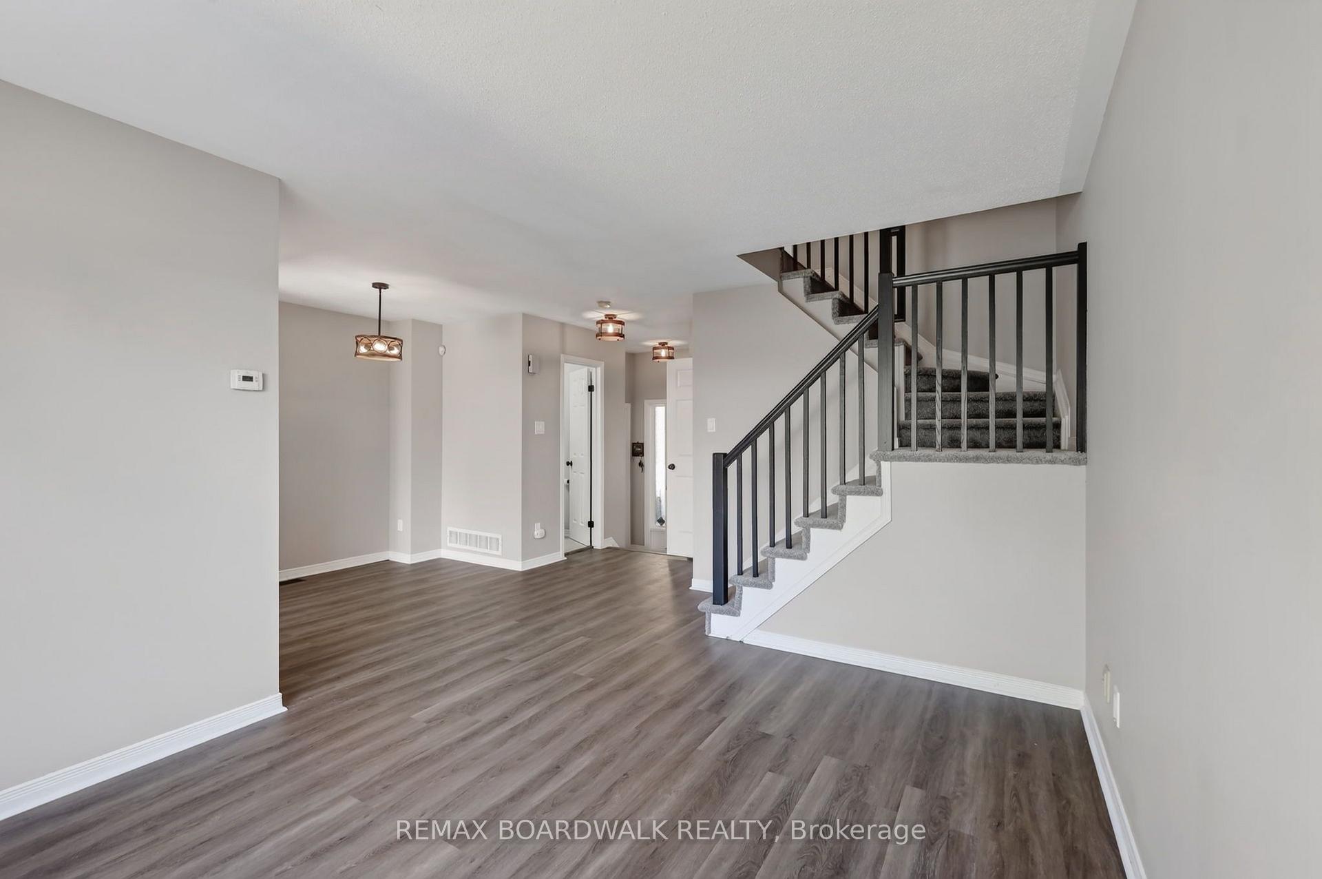 Photo 10 of 254 Stoneway Drive, Ottawa, Barrhaven East — HOMEH