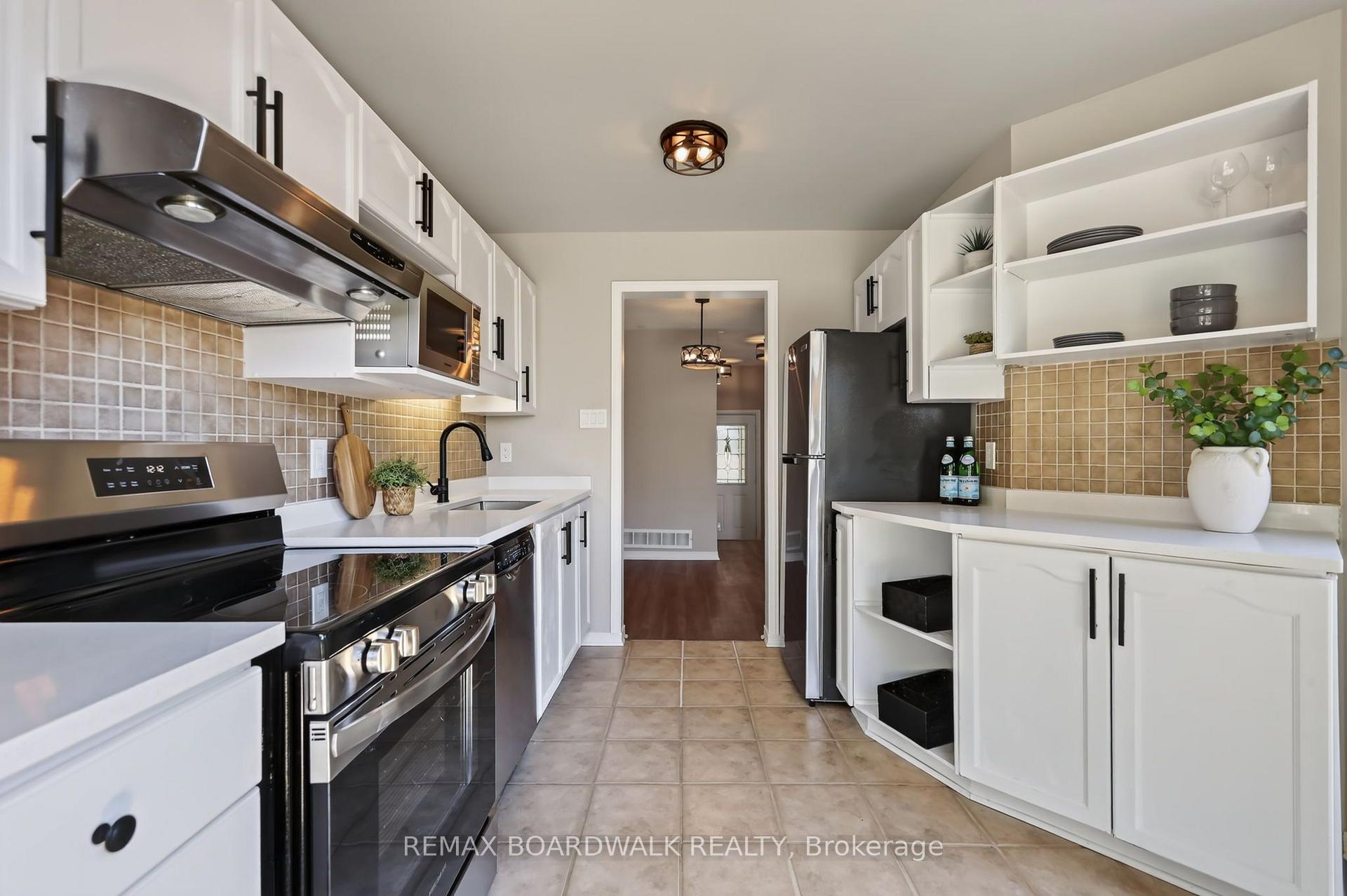 Photo 16 of 254 Stoneway Drive, Ottawa, Barrhaven East — HOMEH
