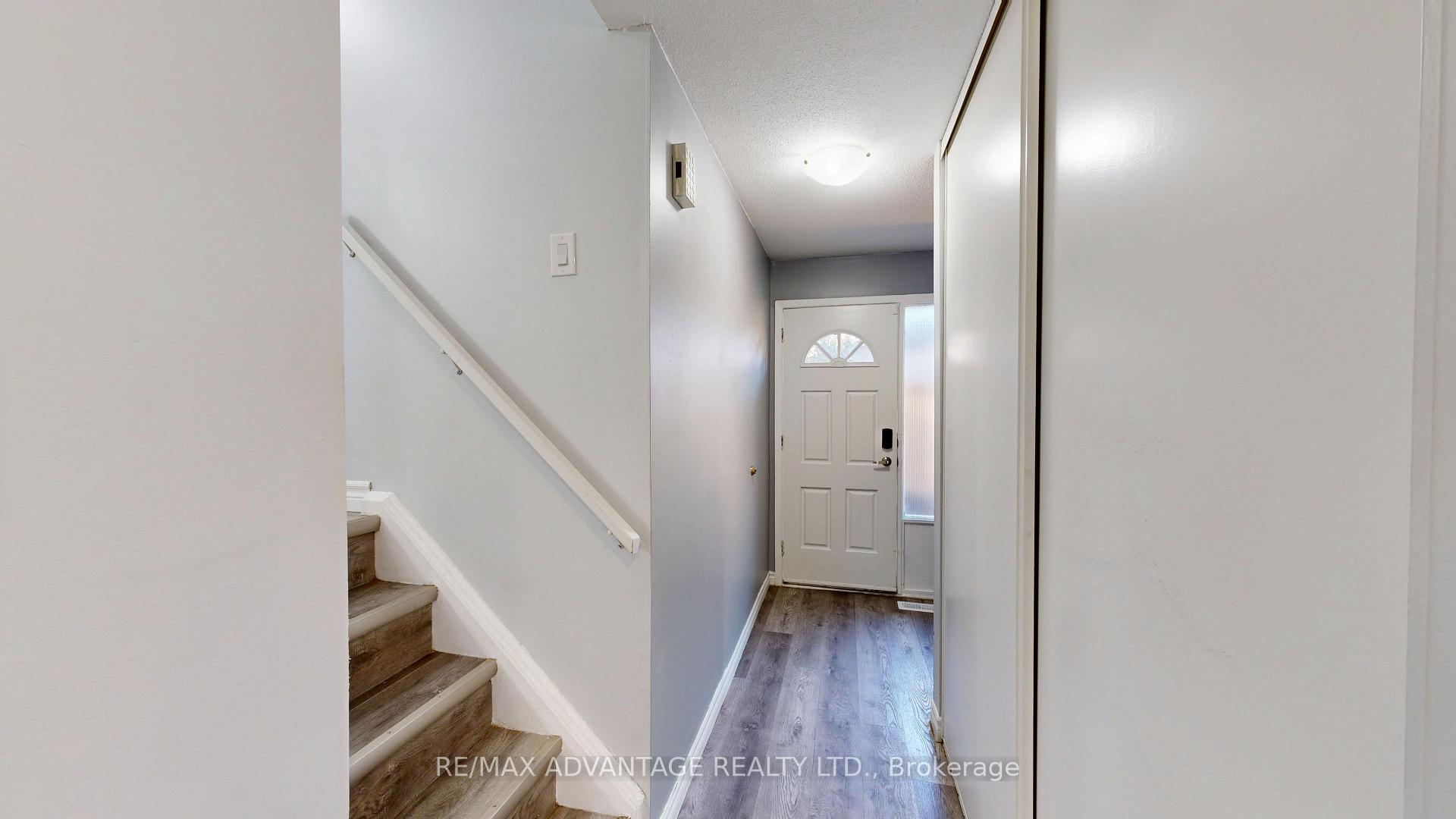 Photo 16 of 9 Camelot Crescent, London, East I — HOMEH