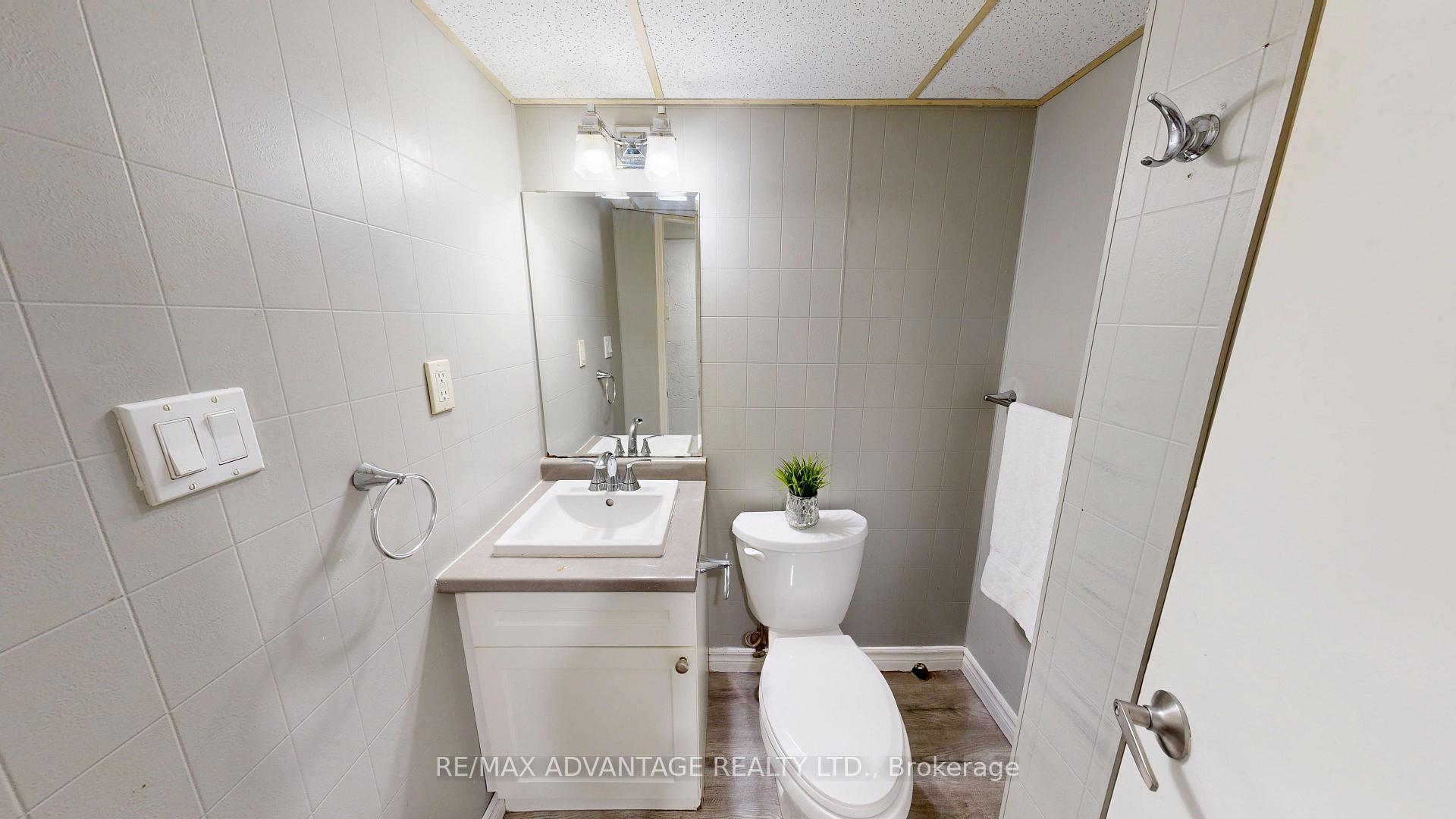 Photo 39 of 9 Camelot Crescent, London, East I — HOMEH