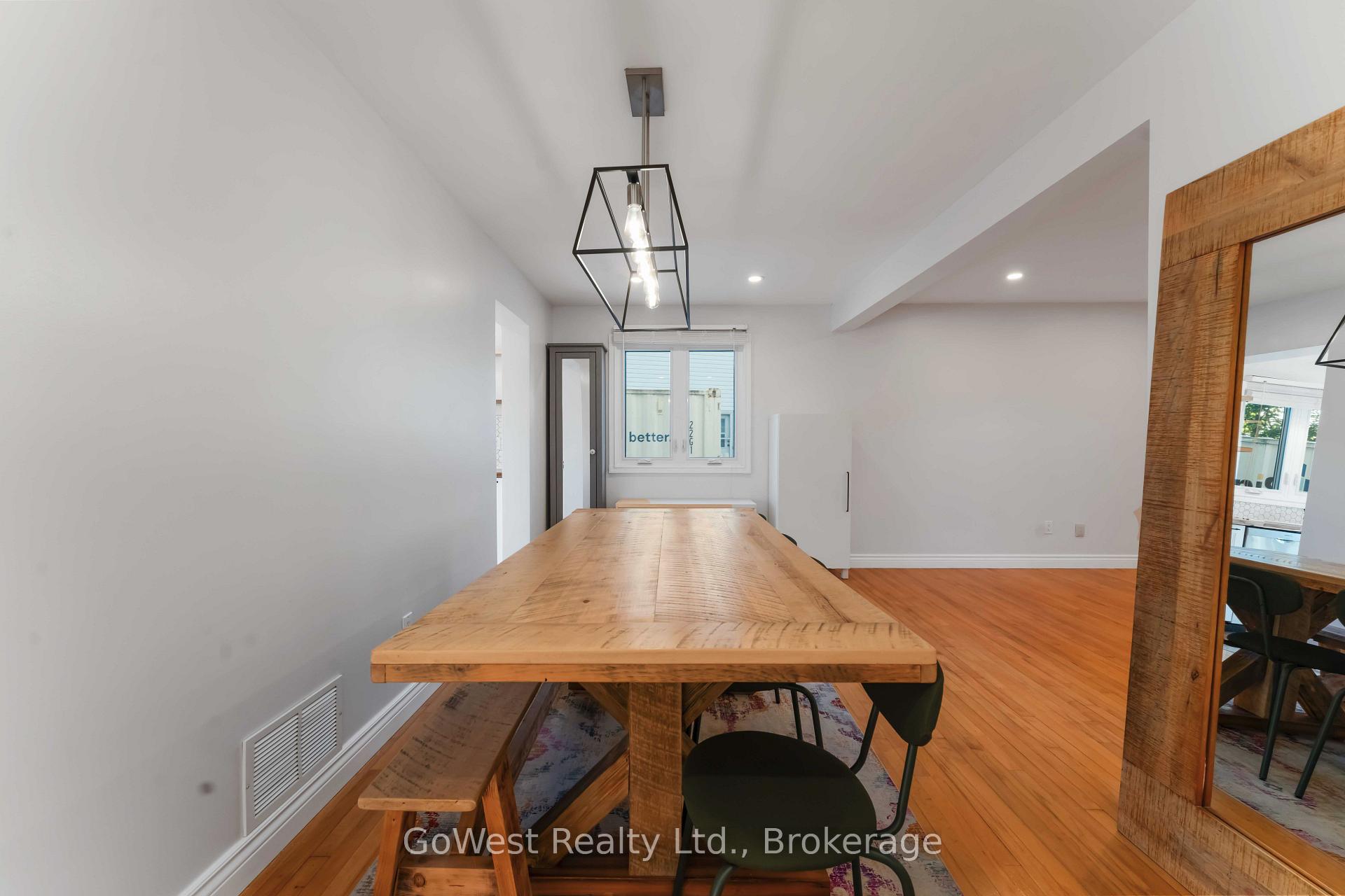 Photo 4 of 94 Fieldgate Drive, Ottawa, Barrhaven - Knollsbrook — HOMEH