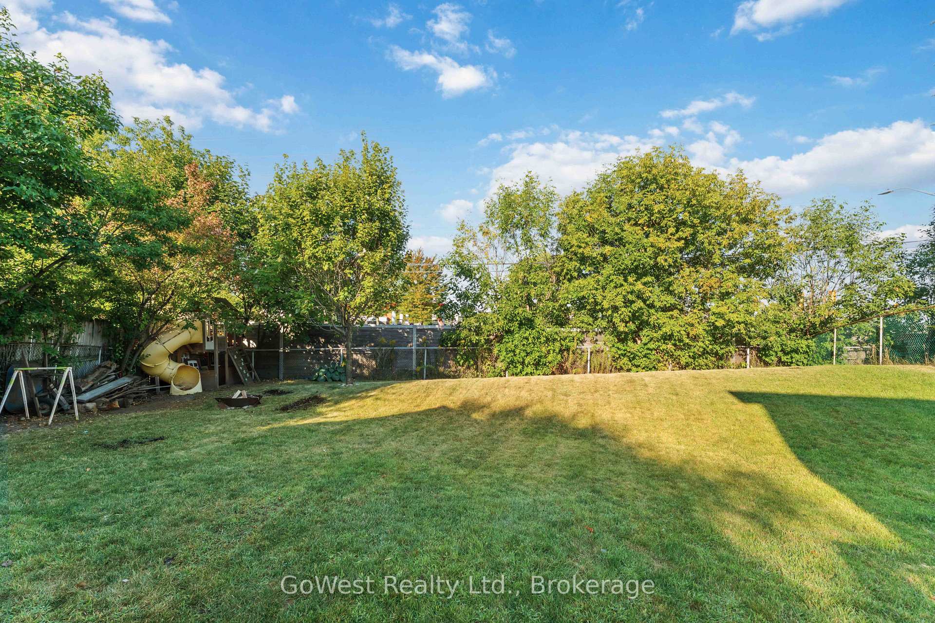 Photo 27 of 94 Fieldgate Drive, Ottawa, Barrhaven - Knollsbrook — HOMEH