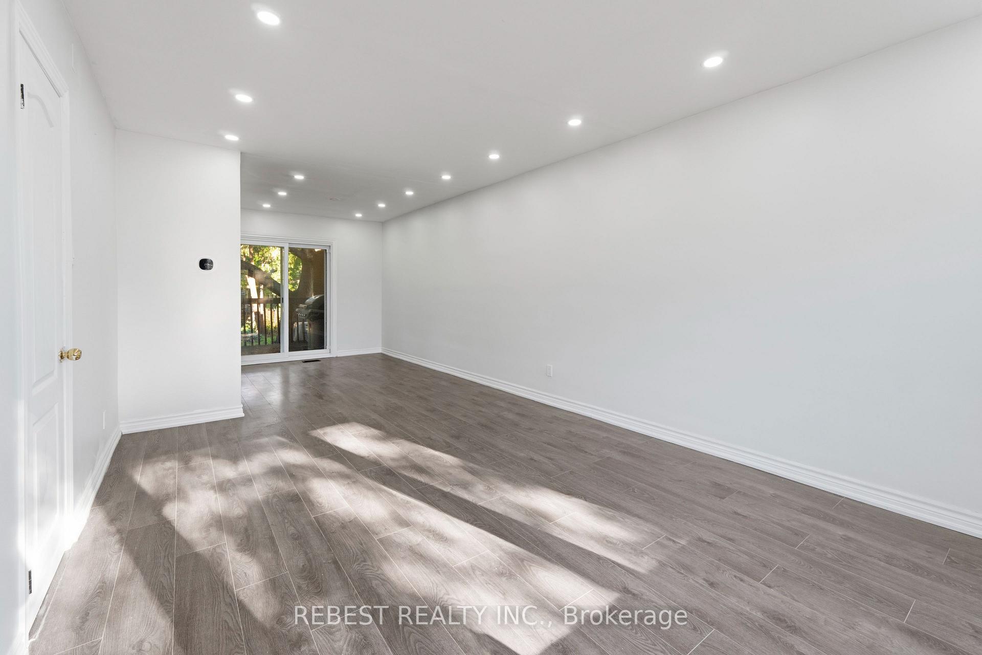 Photo 6 of 2181 Wiseman Court, Mississauga, Clarkson — HOMEH