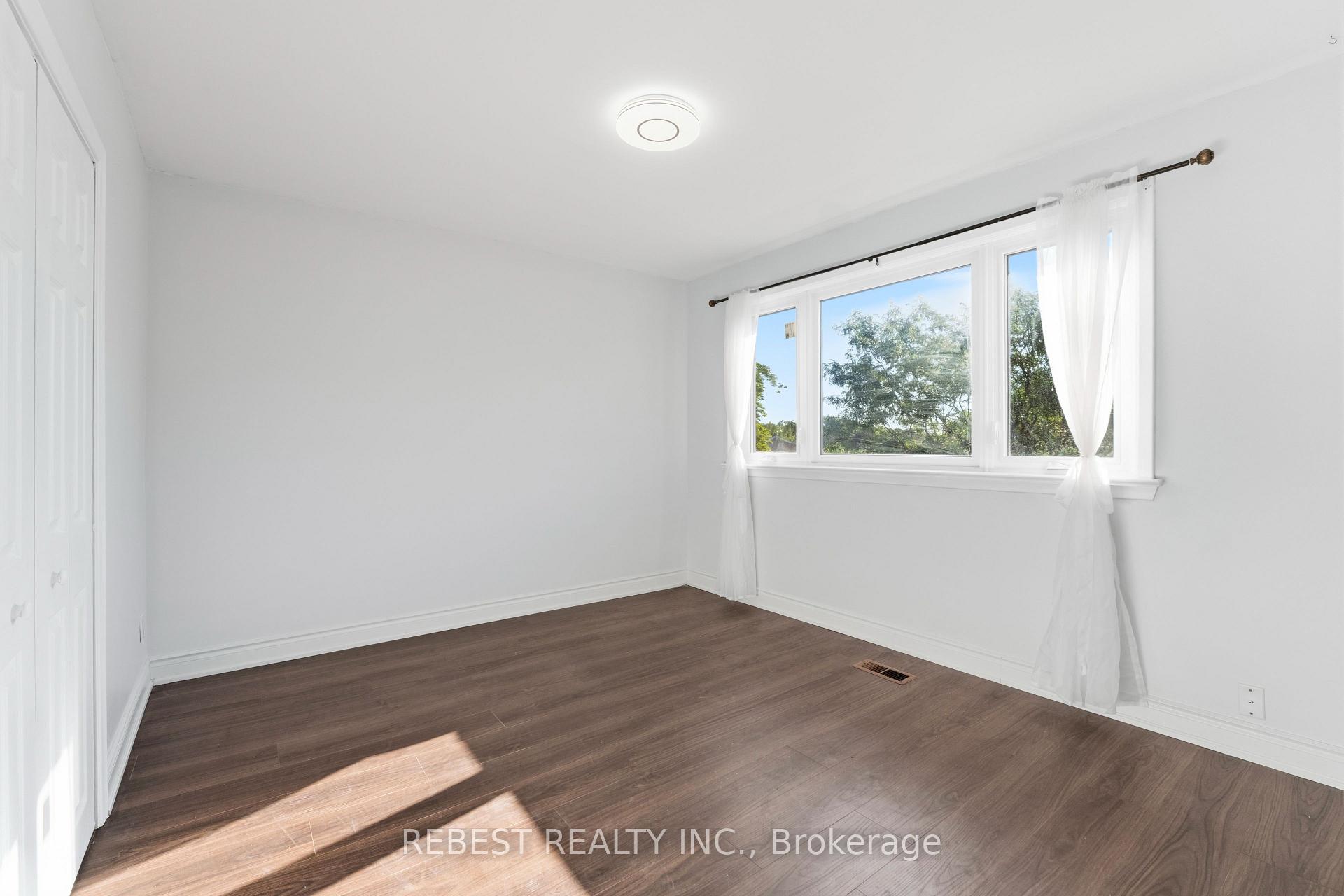 Photo 15 of 2181 Wiseman Court, Mississauga, Clarkson — HOMEH