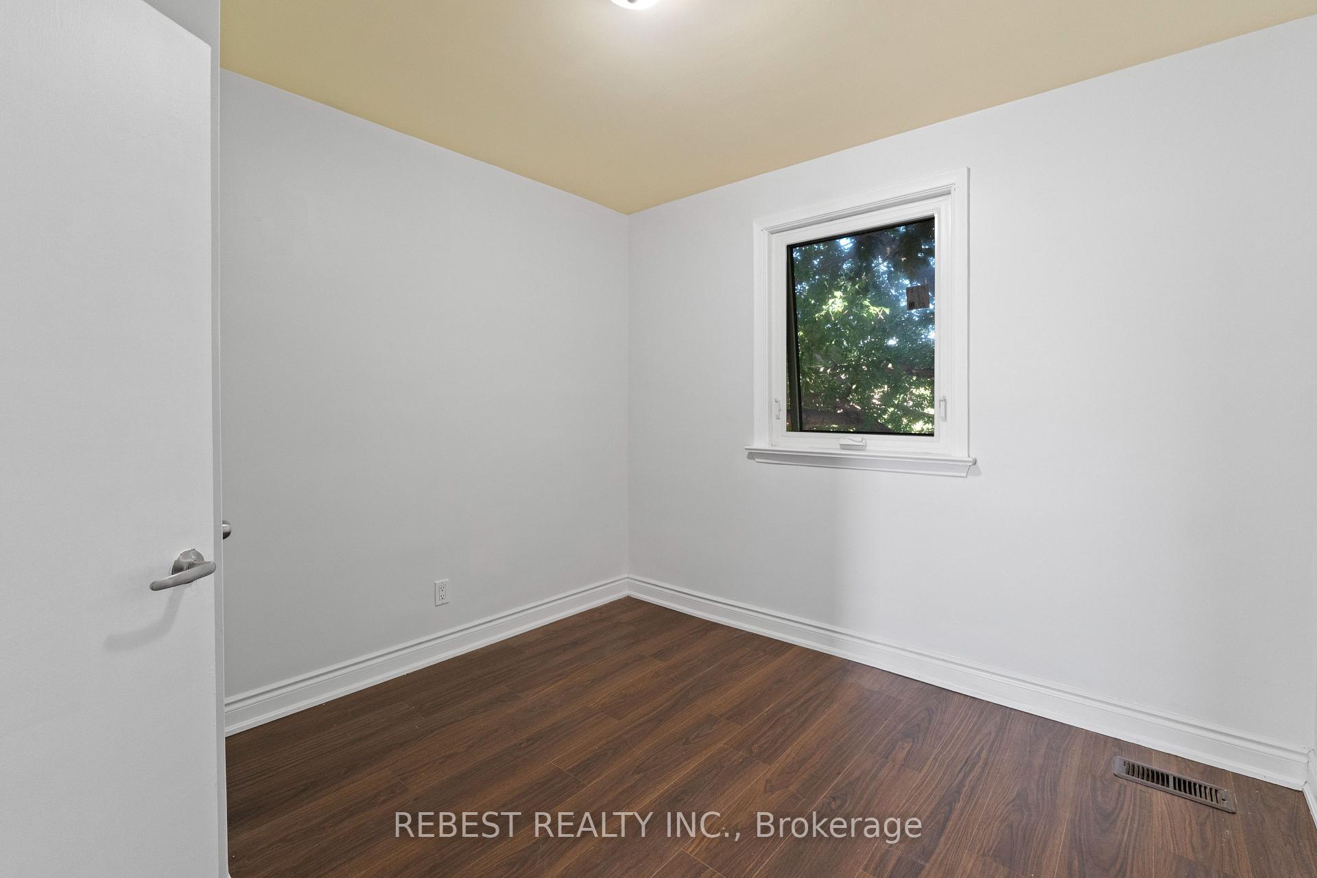 Photo 18 of 2181 Wiseman Court, Mississauga, Clarkson — HOMEH
