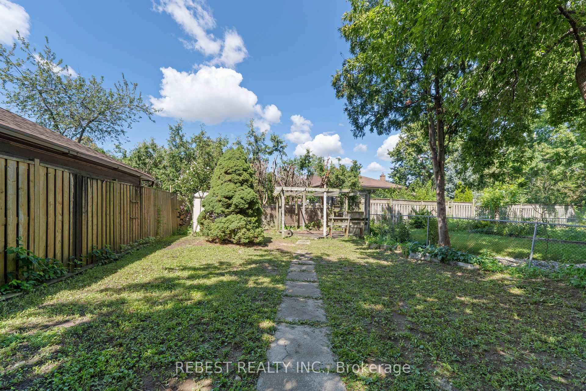 Photo 29 of 2181 Wiseman Court, Mississauga, Clarkson — HOMEH