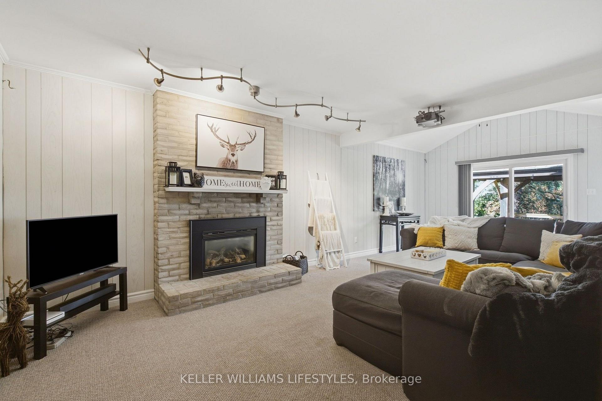 Photo 8 of 151 Brixham Crescent, London, South M — HOMEH
