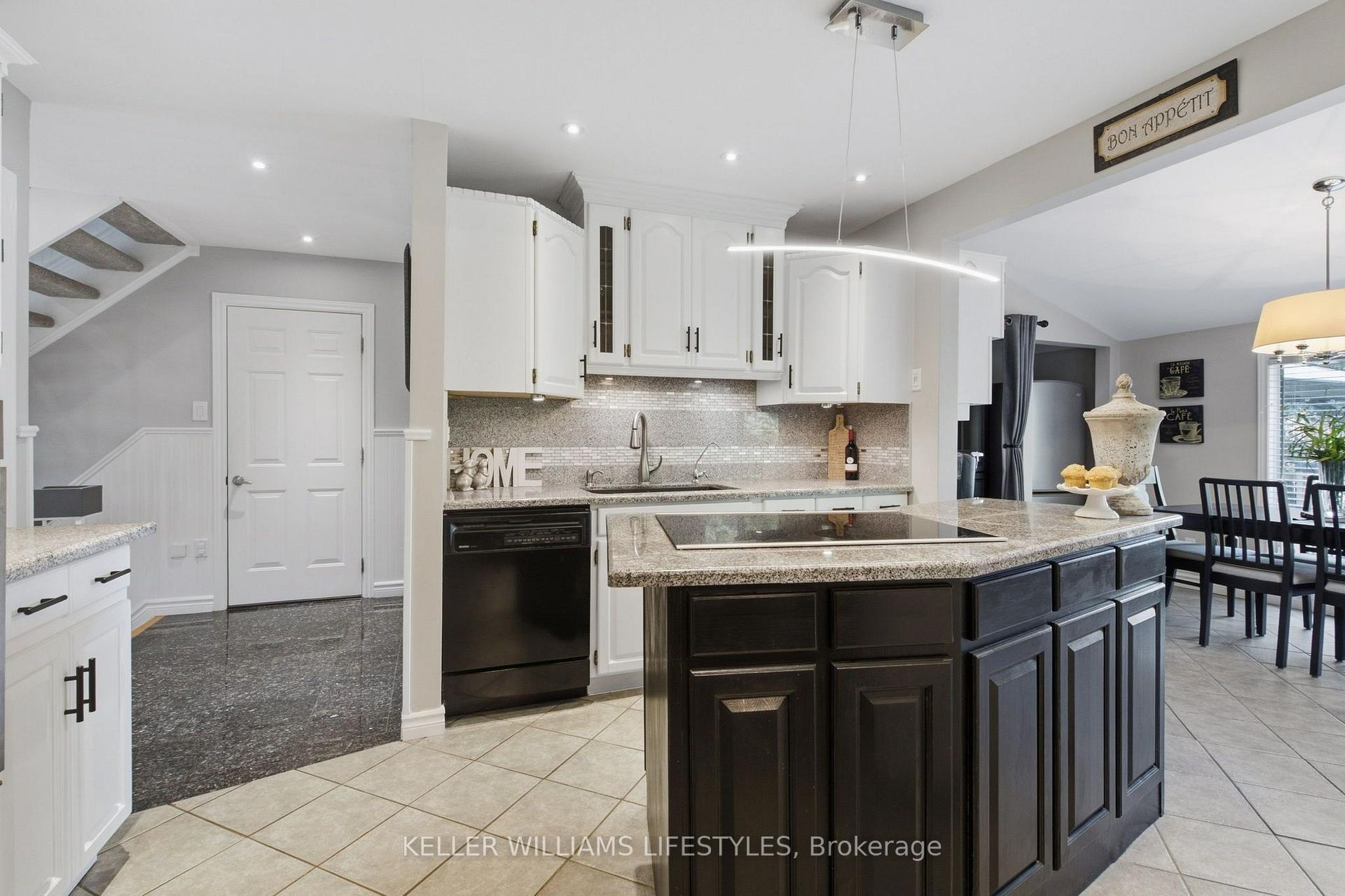 Photo 16 of 151 Brixham Crescent, London, South M — HOMEH