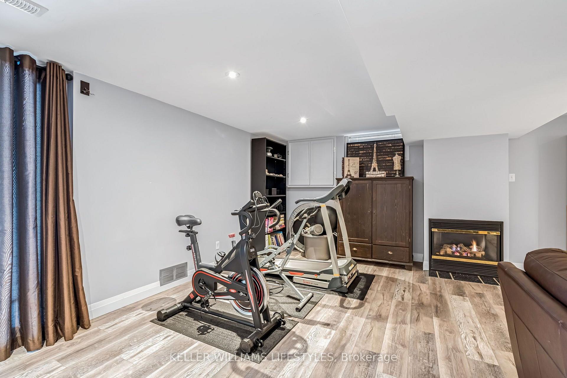 Photo 35 of 151 Brixham Crescent, London, South M — HOMEH