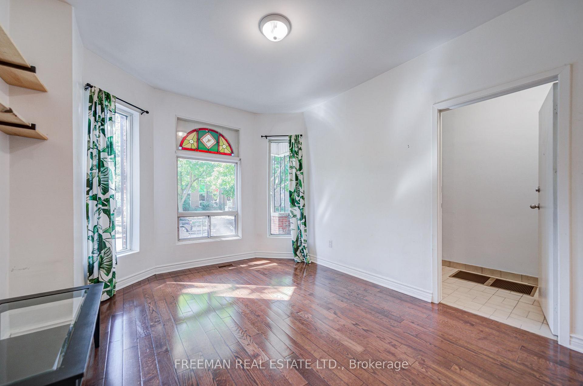 Photo 6 of 431 Manning Avenue, Toronto, Palmerston-Little Italy — HOMEH