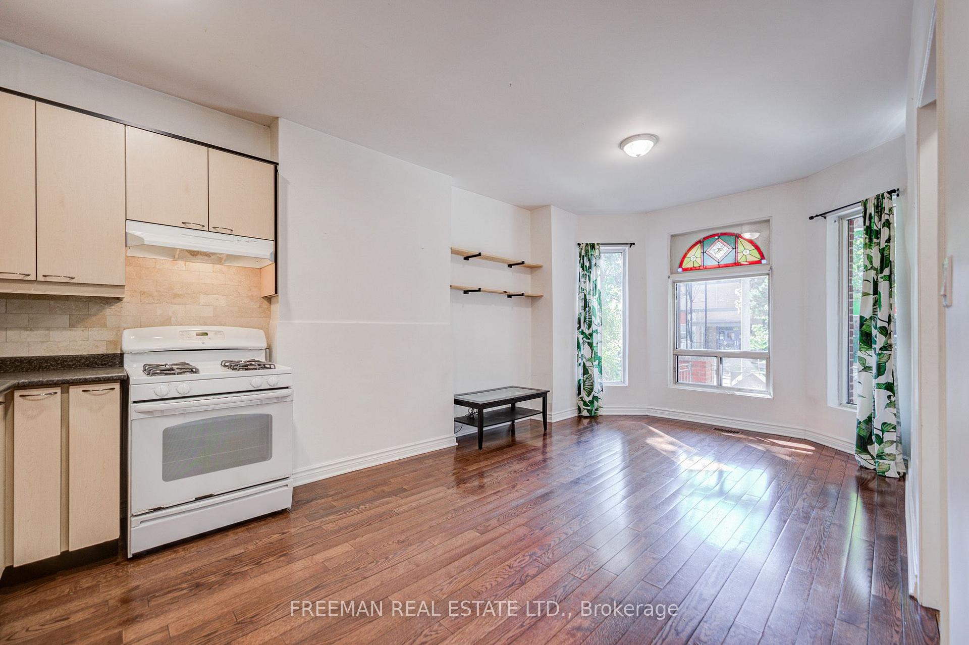 Photo 7 of 431 Manning Avenue, Toronto, Palmerston-Little Italy — HOMEH
