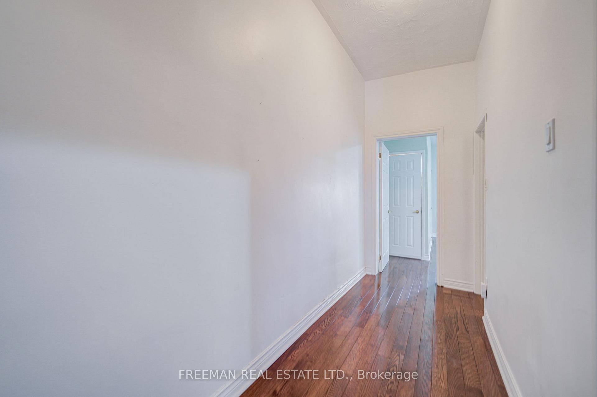 Photo 10 of 431 Manning Avenue, Toronto, Palmerston-Little Italy — HOMEH