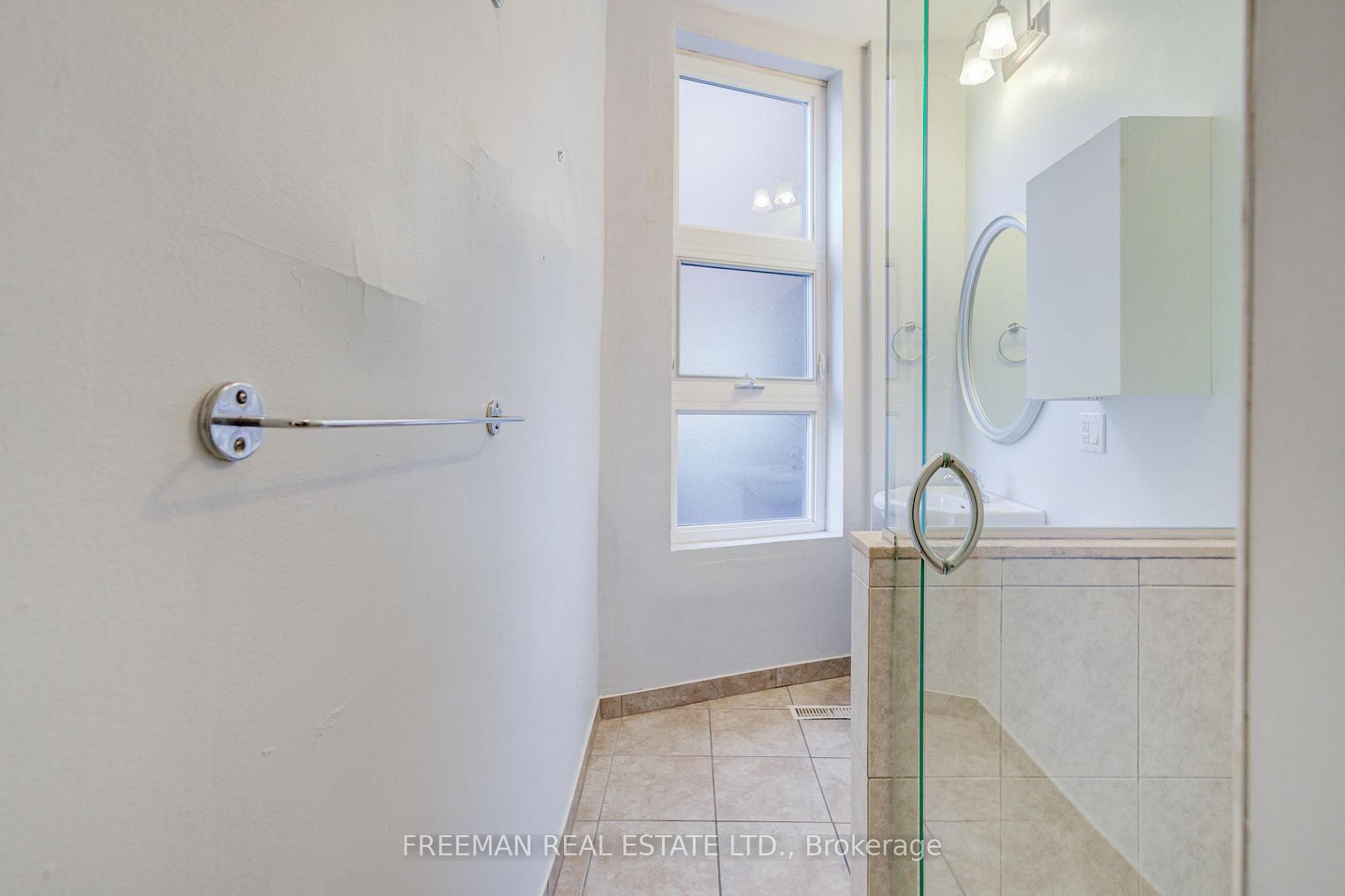 Photo 12 of 431 Manning Avenue, Toronto, Palmerston-Little Italy — HOMEH