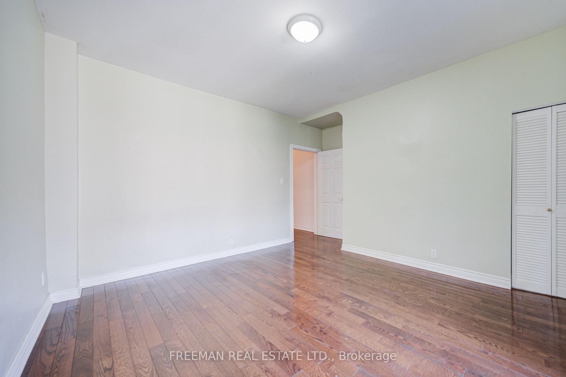 Photo 15 of 431 Manning Avenue, Toronto, Palmerston-Little Italy — HOMEH