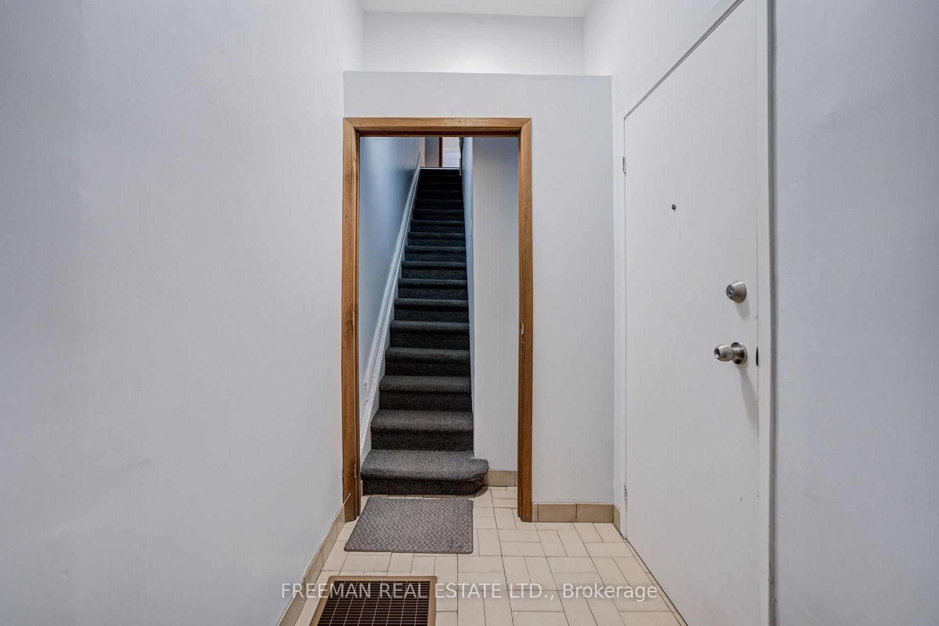 Photo 16 of 431 Manning Avenue, Toronto, Palmerston-Little Italy — HOMEH