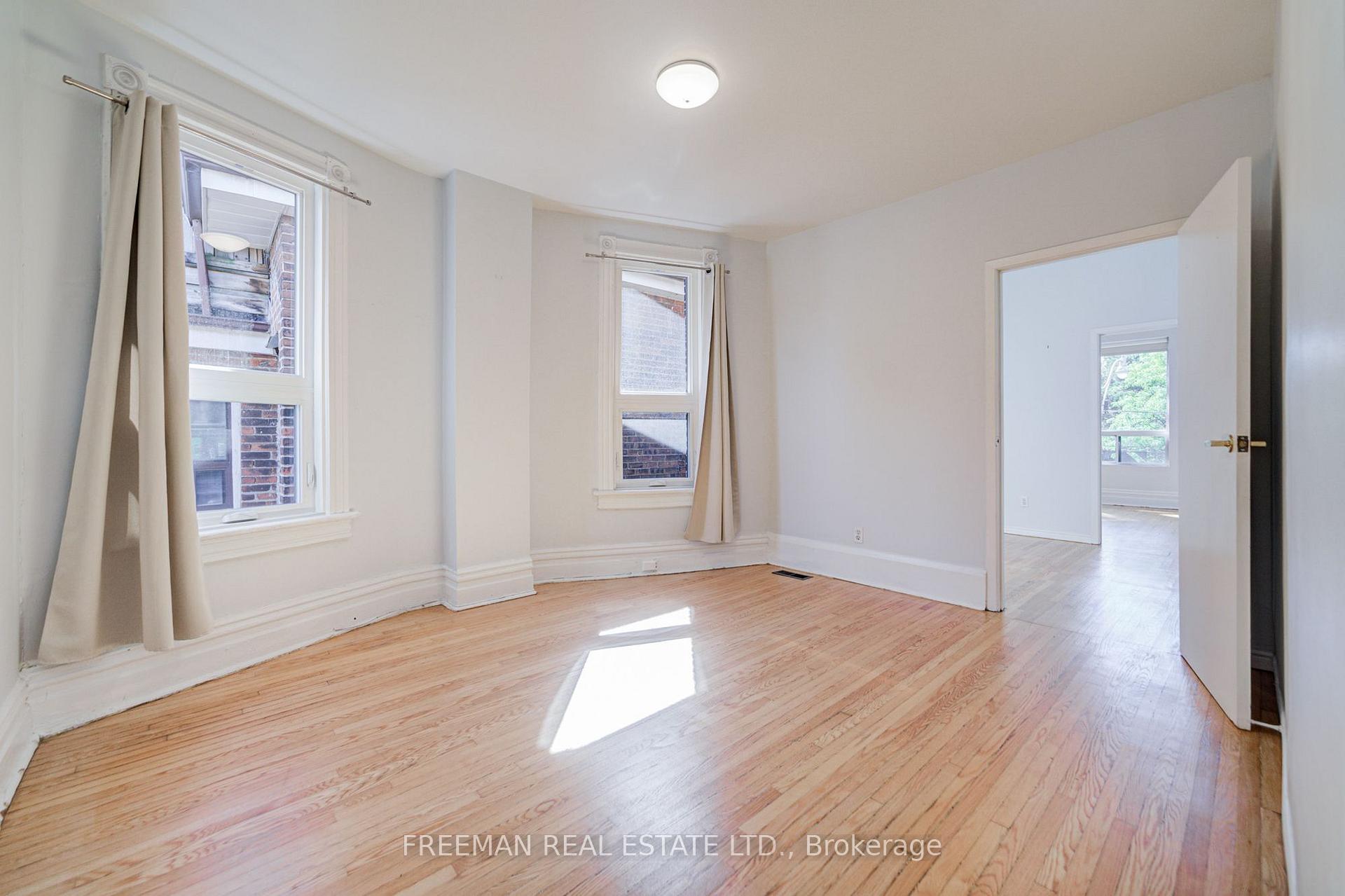 Photo 18 of 431 Manning Avenue, Toronto, Palmerston-Little Italy — HOMEH