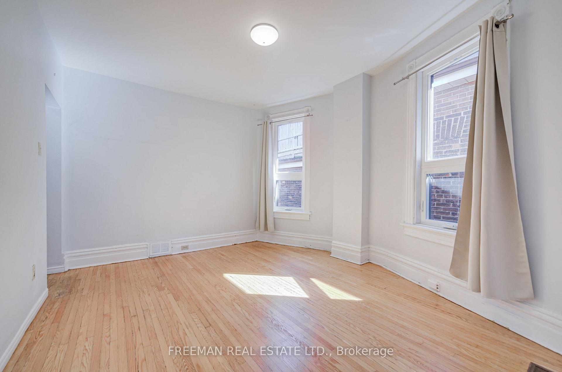 Photo 20 of 431 Manning Avenue, Toronto, Palmerston-Little Italy — HOMEH