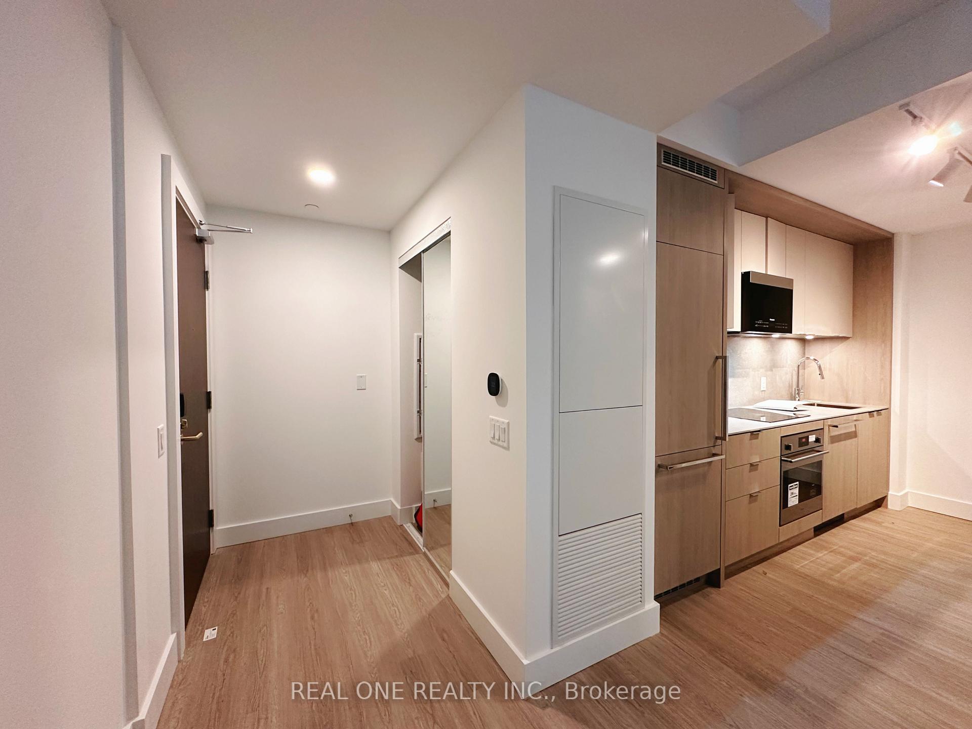 Photo 2 of Unit 328, 6 Greenbriar Road, North York, Bayview Village — HOMEH