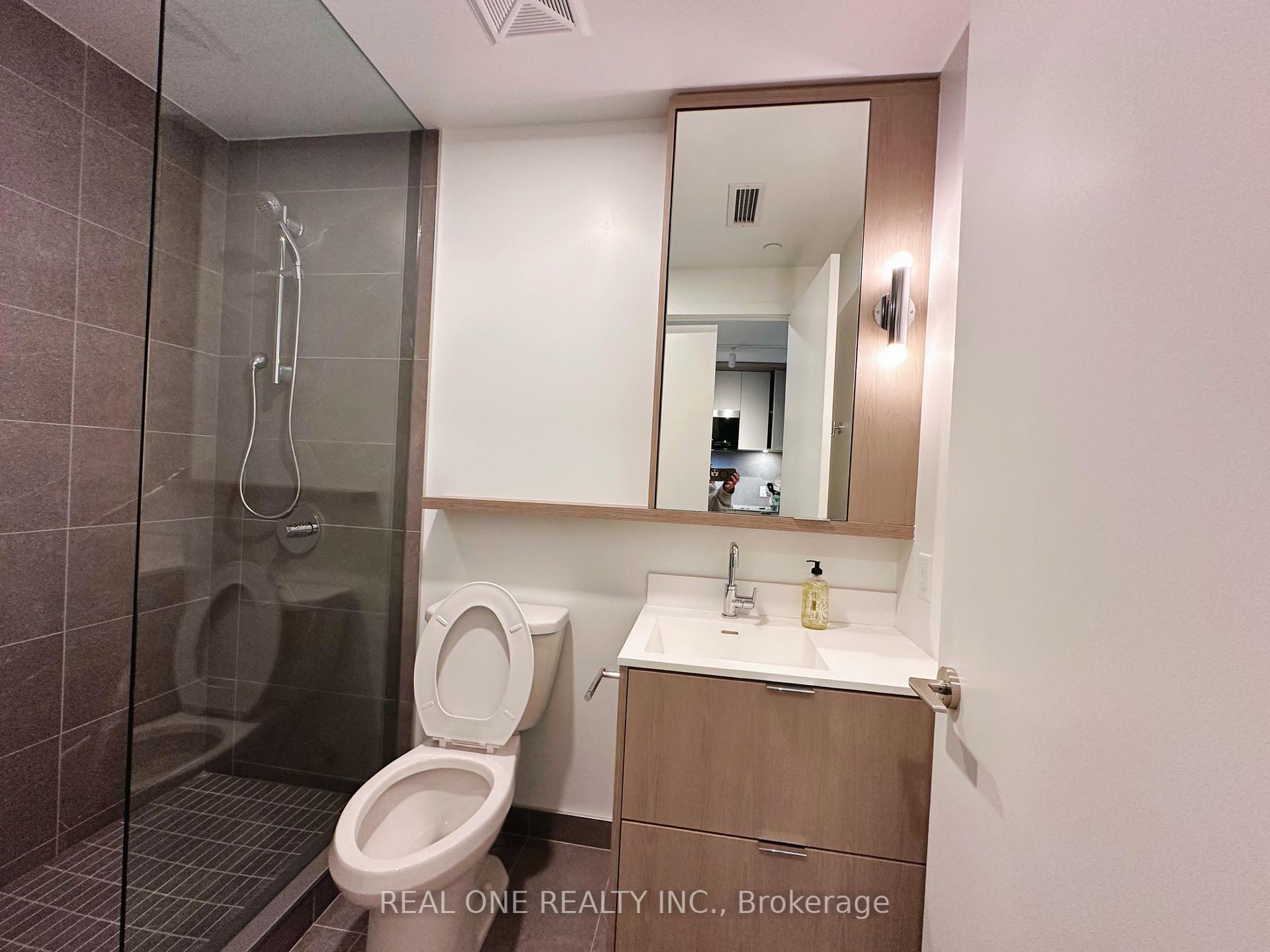 Photo 5 of Unit 328, 6 Greenbriar Road, North York, Bayview Village — HOMEH