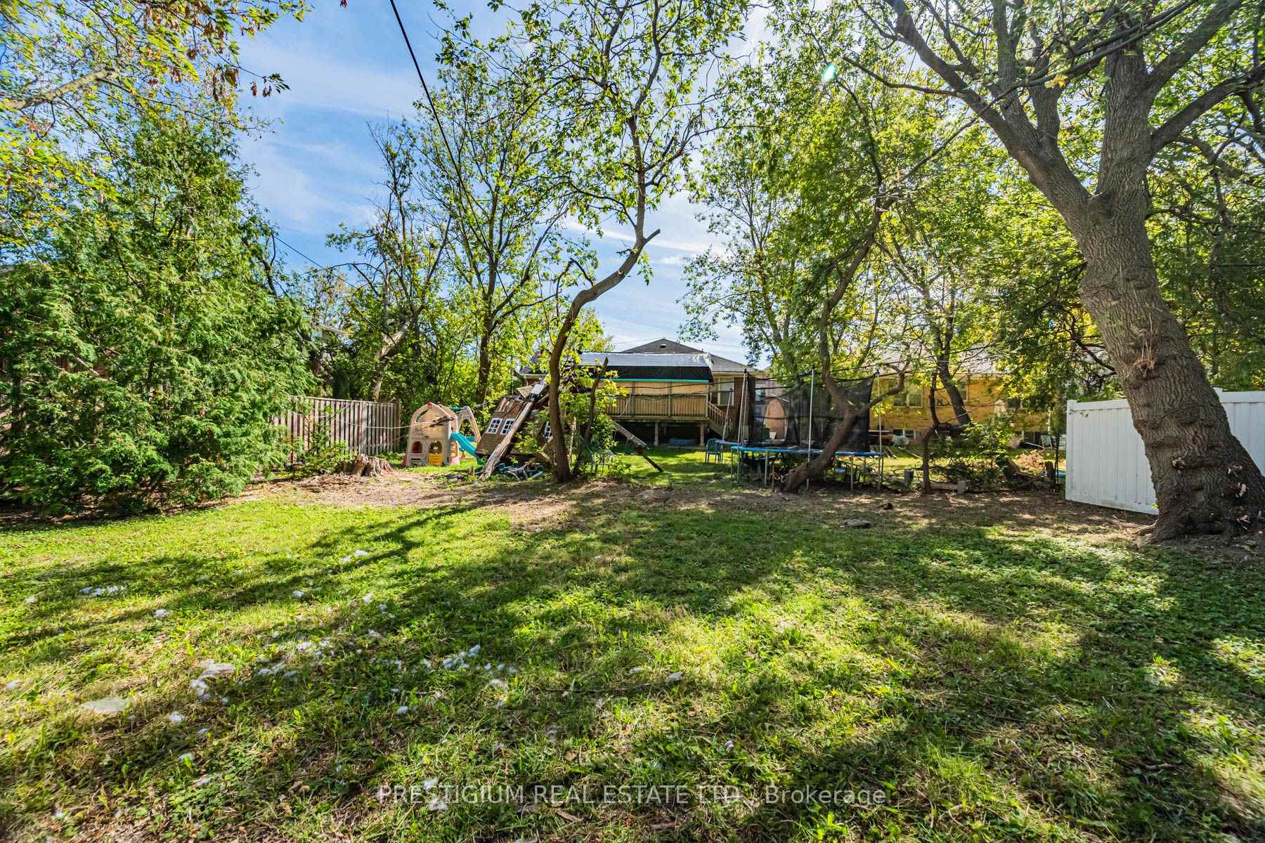 Photo 26 of 75 Stormont Avenue, Toronto, Bedford Park-Nortown — HOMEH