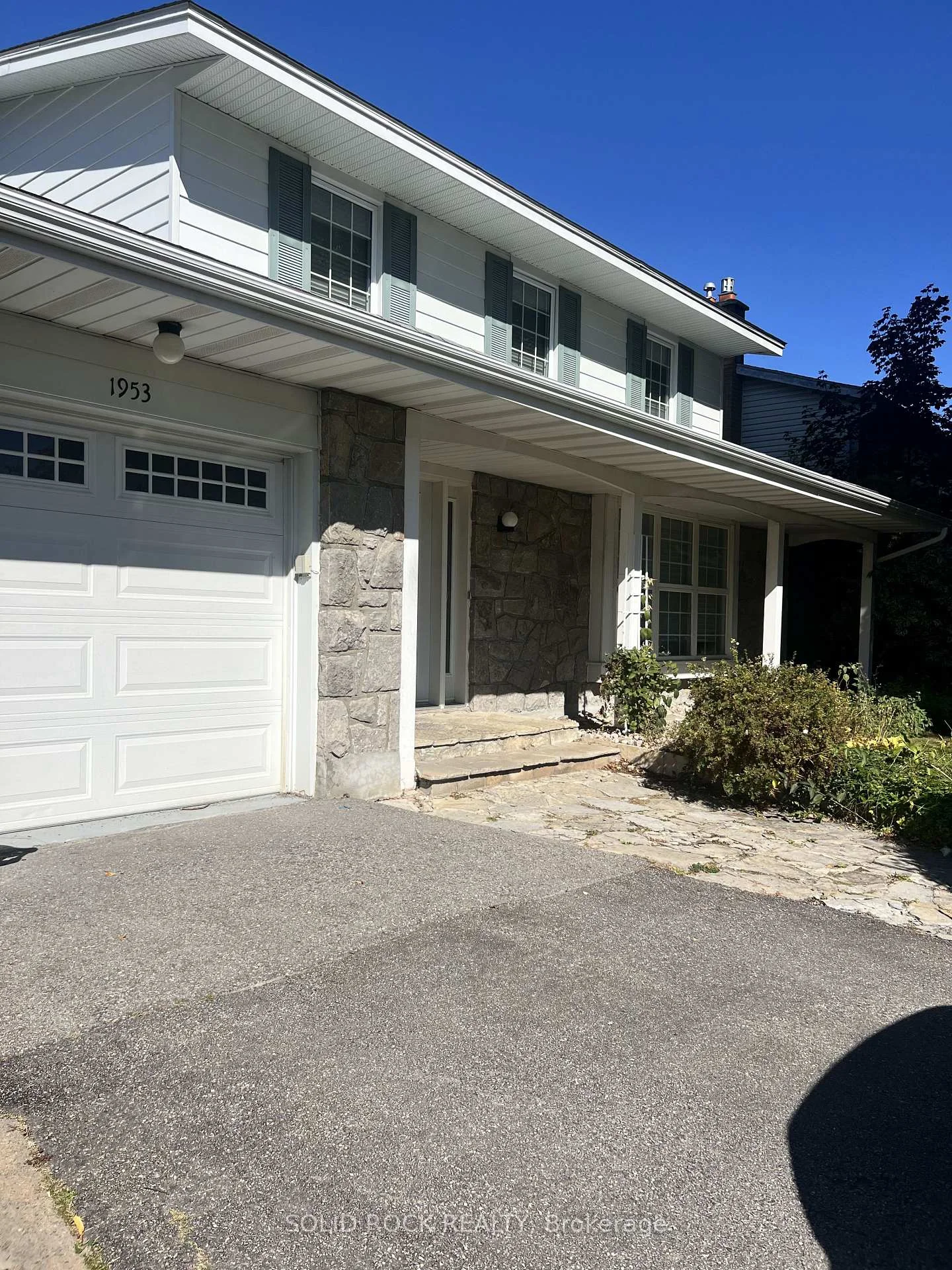 Photo 3 of 1953 Mulberry Crescent, Ottawa, Beaconwood — HOMEH