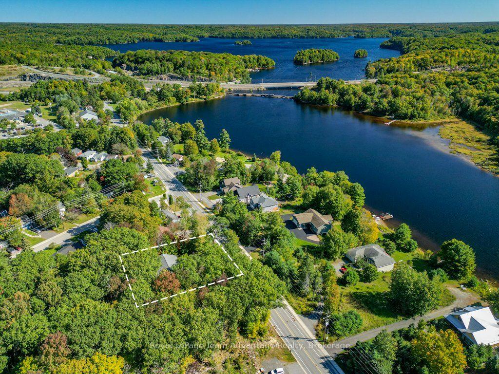 Photo 4 of 120 William Street, Parry Sound — HOMEH