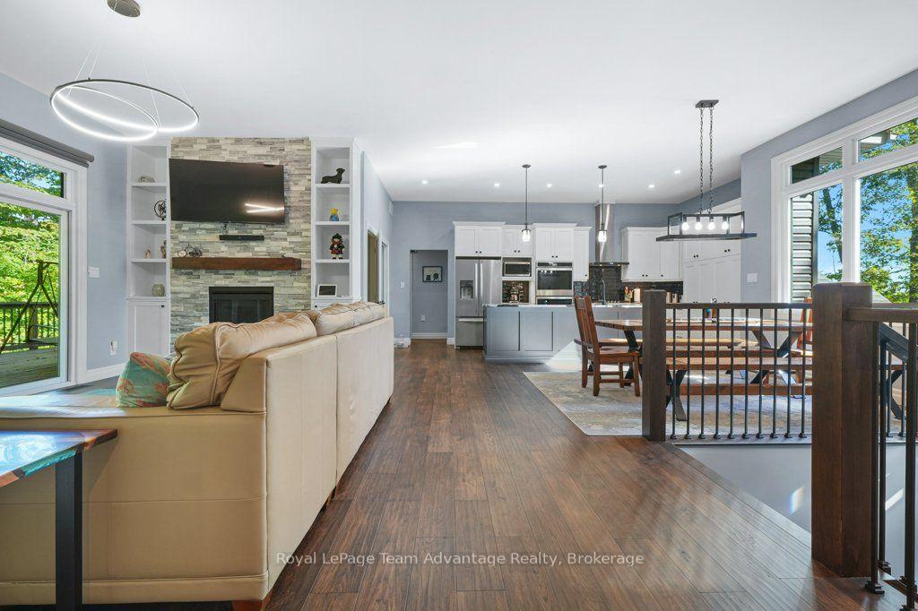 Photo 8 of 120 William Street, Parry Sound — HOMEH