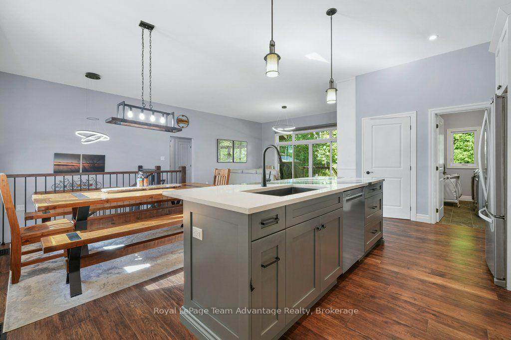 Photo 14 of 120 William Street, Parry Sound — HOMEH