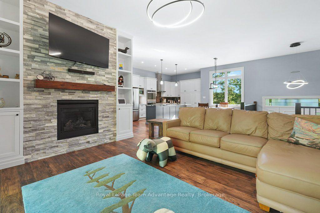 Photo 19 of 120 William Street, Parry Sound — HOMEH
