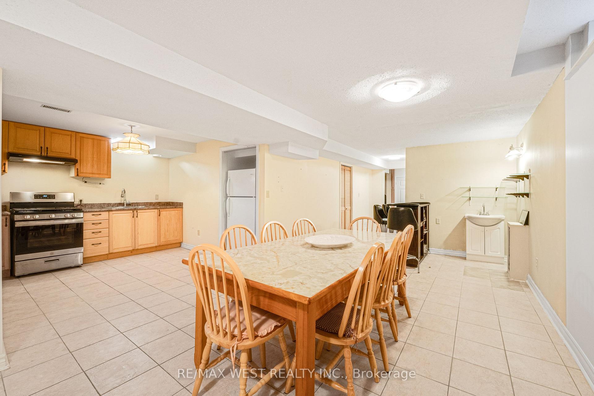 Photo 7 of 41 Olympia Crescent, Brampton, Fletcher's Meadow — HOMEH
