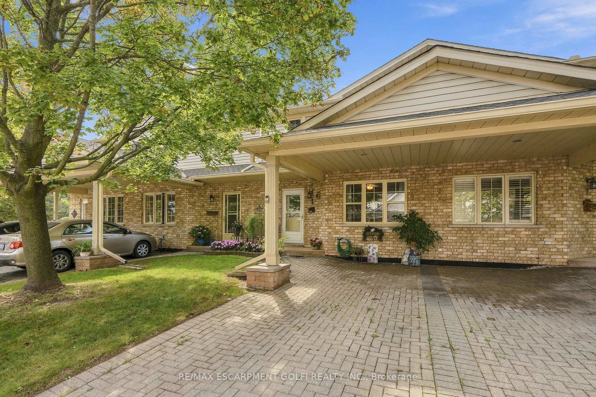 Photo 2 of Unit 5, 9 Wentworth Drive, Grimsby, Grimsby East — HOMEH